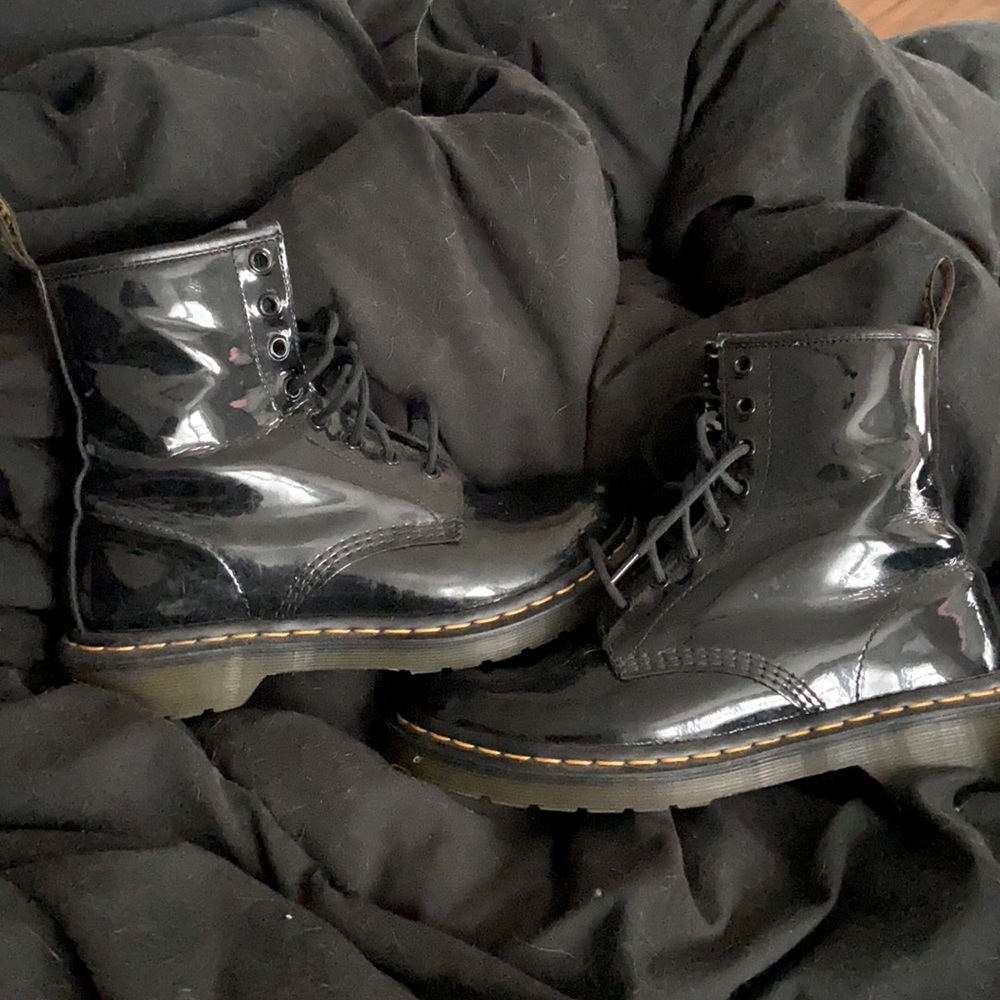 Docs ! A few wears, sole on inside has lifted a bit